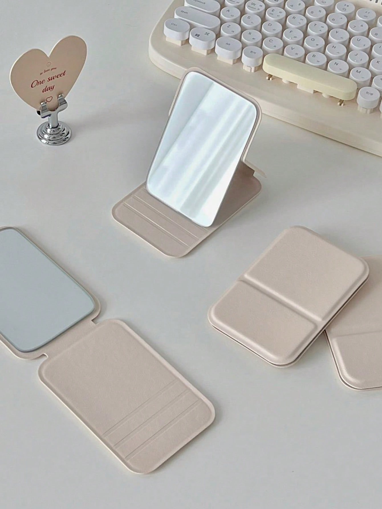 Portable Folding Mini Makeup M - Makeup And Beauty 评论和价格